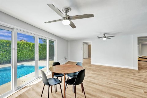 House in Fort Lauderdale, Florida 4 bedrooms № 1952900 - photo 16