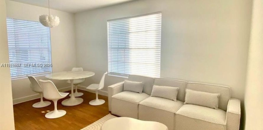Condo à Miami Beach, Floride, 1 chambre  № 2032319
