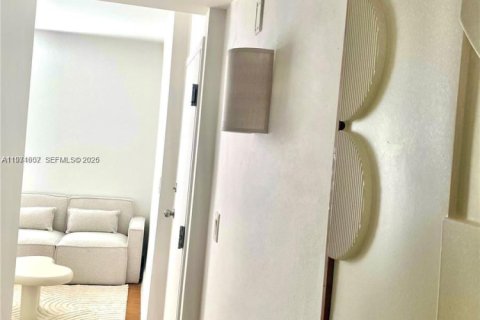 Copropriété à vendre à Miami Beach, Floride: 1 chambre, 40.88 m2 № 2032319 - photo 4