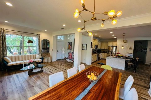 House in Bradenton, Florida 5 bedrooms, 288 sq.m. № 1833233 - photo 6