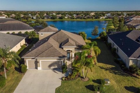 Villa ou maison à louer à Bradenton, Floride: 5 chambres, 288 m2 № 1833233 - photo 2
