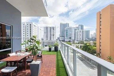 Condominio en venta en Miami, Florida, 3 dormitorios, 152.17 m2 № 1859108 - foto 2