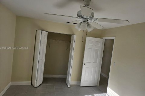 House in Coral Springs, Florida 2 bedrooms, 141.68 sq.m. № 1994065 - photo 15