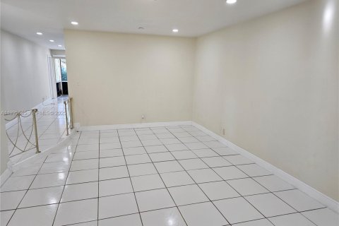 House in Coral Springs, Florida 2 bedrooms, 141.68 sq.m. № 1994065 - photo 21