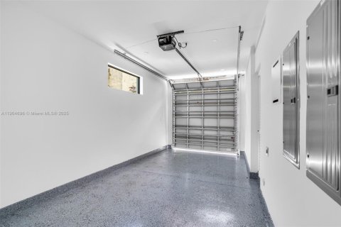 Купить виллу или дом в Майами, Флорида 5 спален, 268.21м2, № 1955873 - фото 24