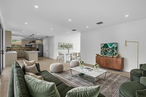 Купить виллу или дом в Майами, Флорида 5 спален, 268.21м2, № 1955873 - фото 8