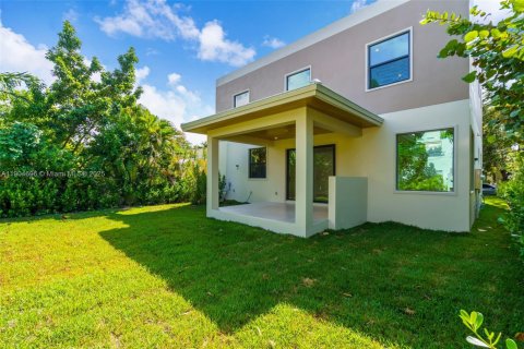 Купить виллу или дом в Майами, Флорида 5 спален, 268.21м2, № 1955873 - фото 23