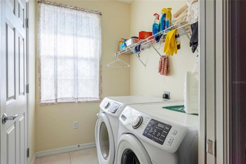 Touwnhouse à vendre à Sarasota, Floride: 3 chambres, 154.31 m2 № 2121612 - photo 11