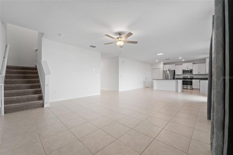 House in San Antonio, Florida 4 bedrooms, 239.87 sq.m. № 1657086 - photo 12