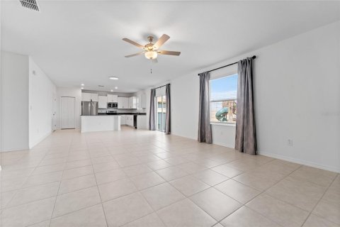 House in San Antonio, Florida 4 bedrooms, 239.87 sq.m. № 1657086 - photo 10