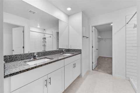 House in San Antonio, Florida 4 bedrooms, 239.87 sq.m. № 1657086 - photo 18