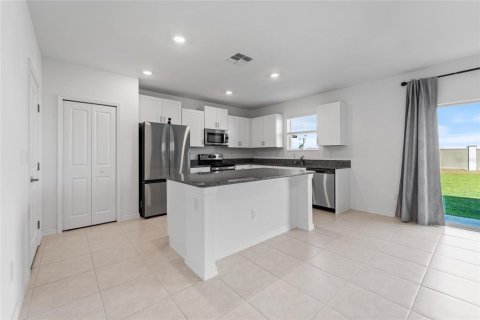 House in San Antonio, Florida 4 bedrooms, 239.87 sq.m. № 1657086 - photo 7