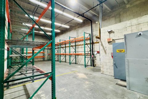 Immobilier commercial à vendre à Medley, Floride № 1968682 - photo 4