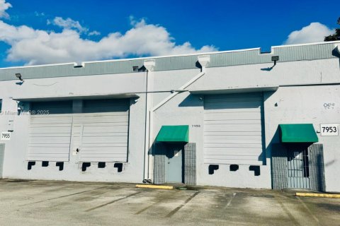 Immobilier commercial à vendre à Medley, Floride № 1968682 - photo 12