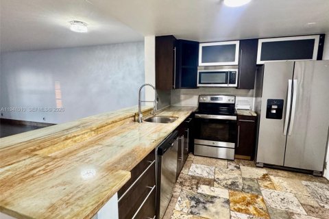 Condominio en alquiler en Hallandale Beach, Florida, 2 dormitorios, 101.45 m2 № 1998084 - foto 5