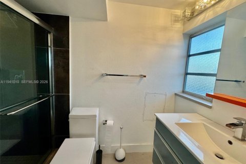 Condominio en alquiler en Hallandale Beach, Florida, 2 dormitorios, 101.45 m2 № 1998084 - foto 21