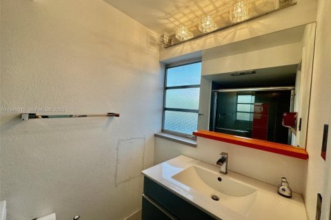 Condominio en alquiler en Hallandale Beach, Florida, 2 dormitorios, 101.45 m2 № 1998084 - foto 20