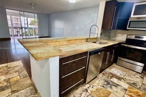 Condominio en Hallandale Beach, Florida, 2 dormitorios  № 1998084