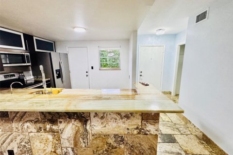 Condominio en alquiler en Hallandale Beach, Florida, 2 dormitorios, 101.45 m2 № 1998084 - foto 9