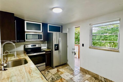 Condominio en alquiler en Hallandale Beach, Florida, 2 dormitorios, 101.45 m2 № 1998084 - foto 11