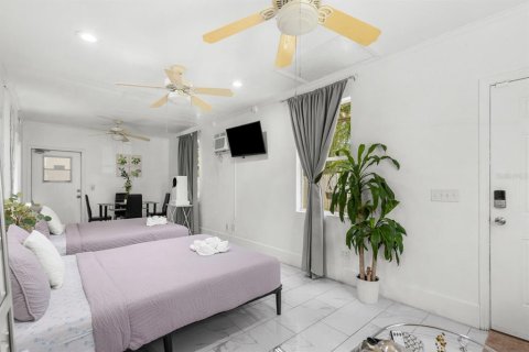 House in Orlando, Florida 4 bedrooms, 193.61 sq.m. № 2234854 - photo 19