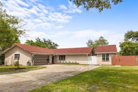 House in Orlando, Florida 4 bedrooms, 193.61 sq.m. № 2234854