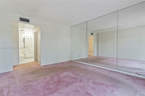 Copropriété à vendre à Miami, Floride: 3 chambres, 146.79 m2 № 2414500 - photo 22