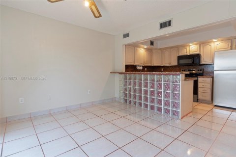 Copropriété à vendre à Miami, Floride: 3 chambres, 146.79 m2 № 2414500 - photo 13