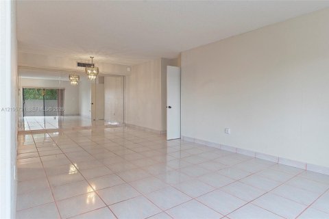 Copropriété à vendre à Miami, Floride: 3 chambres, 146.79 m2 № 2414500 - photo 10