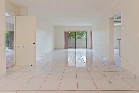 Copropriété à vendre à Miami, Floride: 3 chambres, 146.79 m2 № 2414500 - photo 7