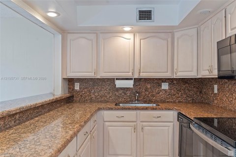 Copropriété à vendre à Miami, Floride: 3 chambres, 146.79 m2 № 2414500 - photo 17