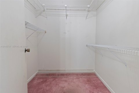 Copropriété à vendre à Miami, Floride: 3 chambres, 146.79 m2 № 2414500 - photo 23