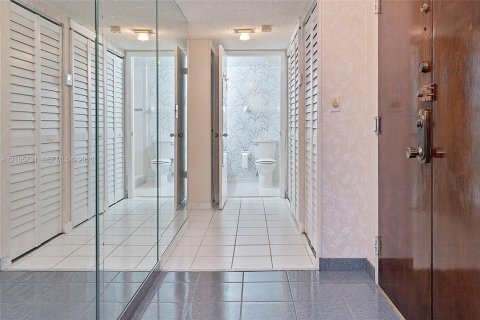 Copropriété à vendre à Miami, Floride: 3 chambres, 146.79 m2 № 2414500 - photo 2