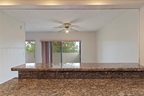 Copropriété à vendre à Miami, Floride: 3 chambres, 146.79 m2 № 2414500 - photo 19