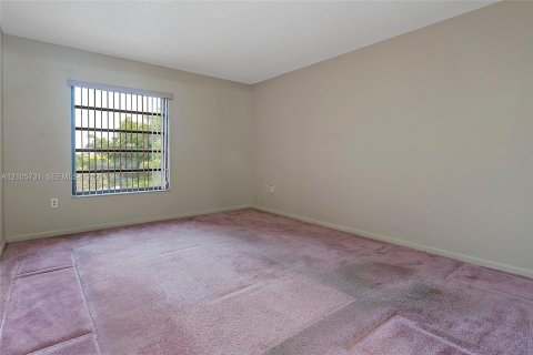 Copropriété à vendre à Miami, Floride: 3 chambres, 146.79 m2 № 2414500 - photo 27