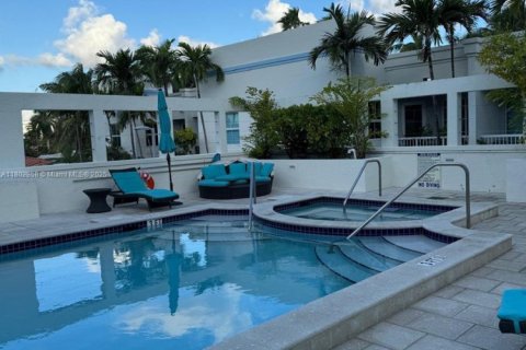 Купить кондоминиум в Серфсайд, Флорида 3 спальни, 143.53м2, № 1979872 - фото 13