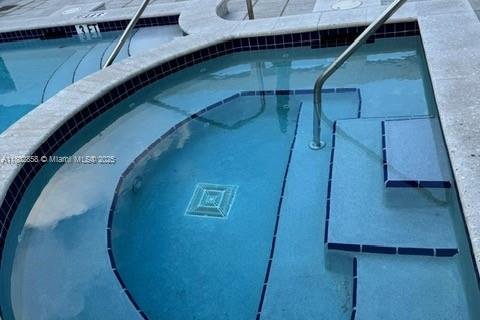 Купить кондоминиум в Серфсайд, Флорида 3 спальни, 143.53м2, № 1979872 - фото 14