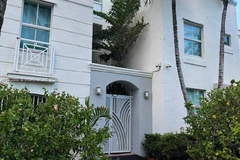 Купить кондоминиум в Серфсайд, Флорида 3 спальни, 143.53м2, № 1979872 - фото 1