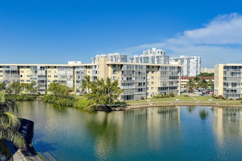 Condo in Aventura, Florida, 1 bedroom  № 1484030 - photo 30
