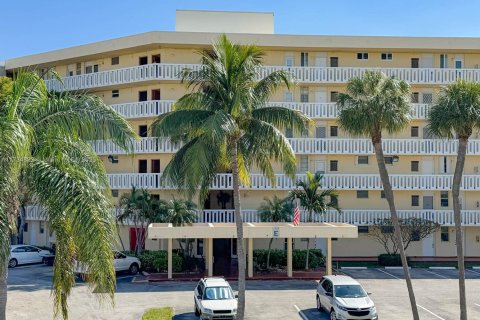 Condo in Aventura, Florida, 1 bedroom  № 1484030 - photo 4