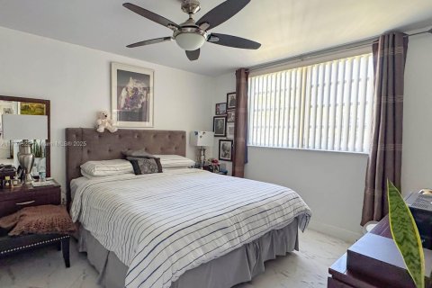 Condo in Aventura, Florida, 1 bedroom  № 1484030 - photo 13