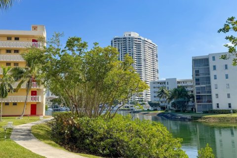 Condo in Aventura, Florida, 1 bedroom  № 1484030 - photo 21
