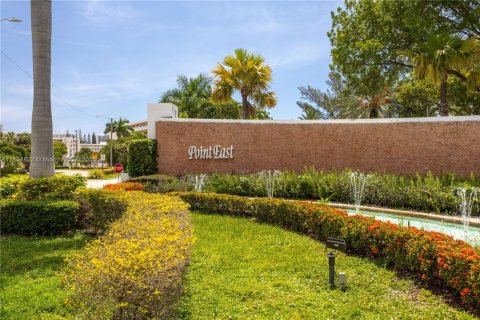 Condo in Aventura, Florida, 1 bedroom  № 1484030 - photo 2