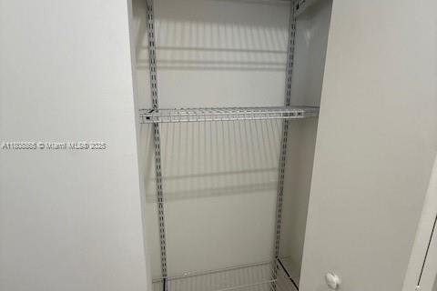 Commercial property in Miami, Florida 1 bedroom, 74.32 sq.m. № 1750356 - photo 9