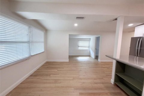 Villa ou maison à vendre à Tampa, Floride: 3 chambres, 104.52 m2 № 2143077 - photo 3