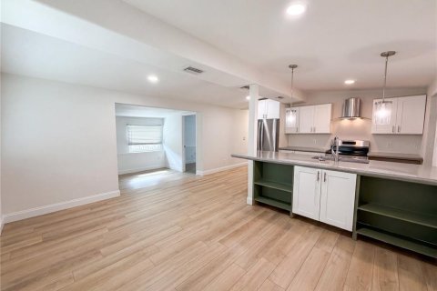 Villa ou maison à vendre à Tampa, Floride: 3 chambres, 104.52 m2 № 2143077 - photo 6