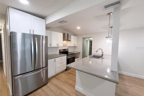 Villa ou maison à vendre à Tampa, Floride: 3 chambres, 104.52 m2 № 2143077 - photo 2