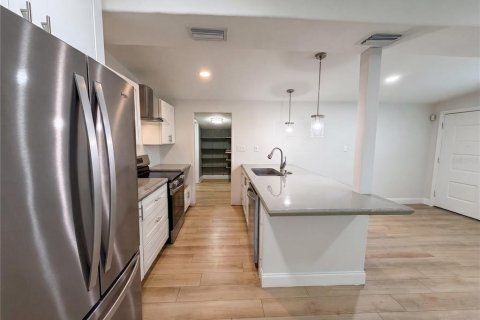 Villa ou maison à vendre à Tampa, Floride: 3 chambres, 104.52 m2 № 2143077 - photo 10