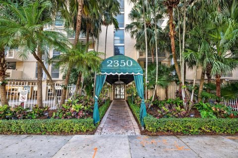 Copropriété à vendre à North Miami, Floride: 2 chambres, 83.98 m2 № 2042229 - photo 8