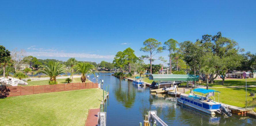 House in Fort Walton Beach, Florida 3 bedrooms, 218.51 sq.m. № 561830